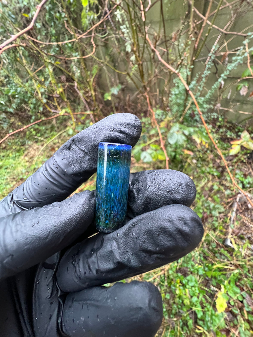 Blue sparkling striking frit