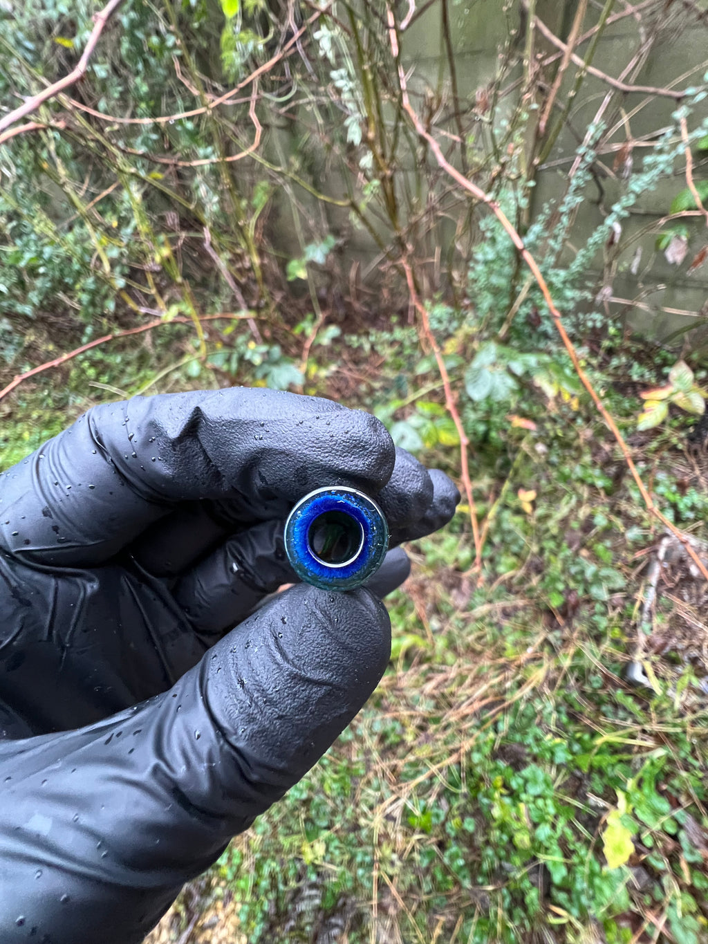 Blue sparkling striking frit