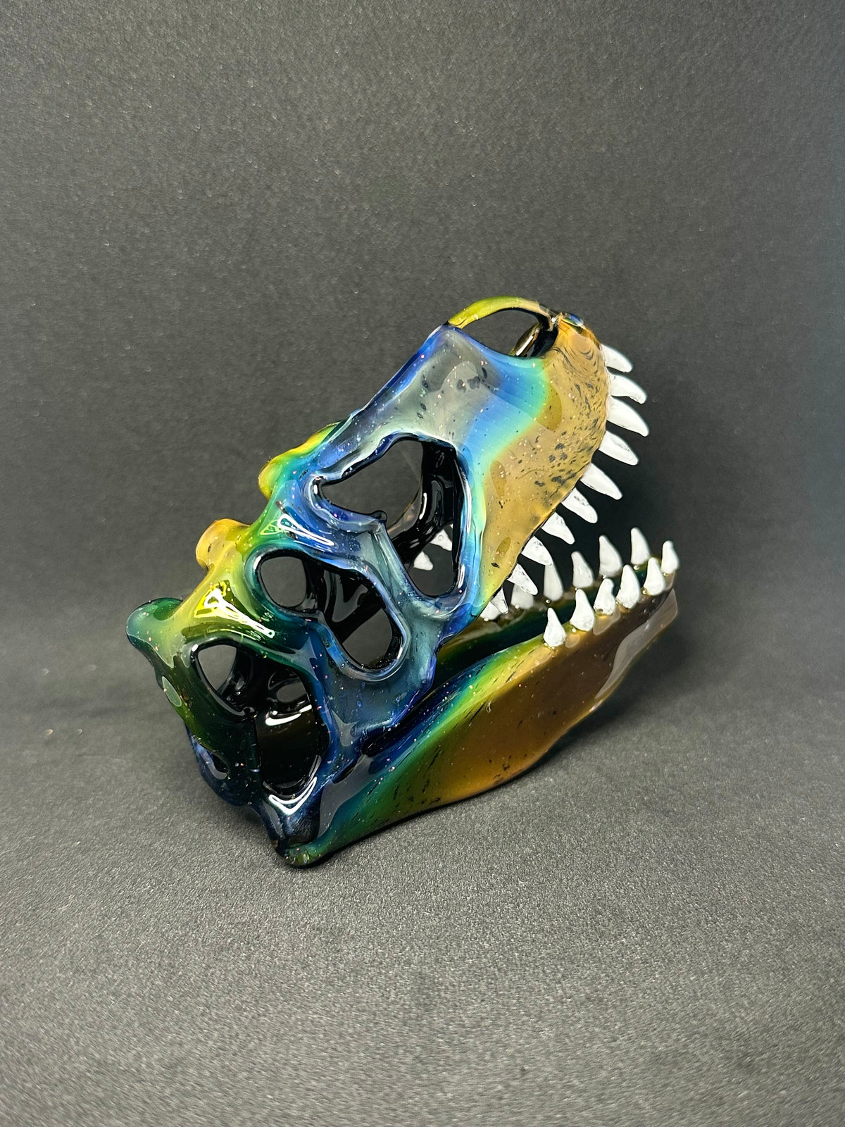 T rex skull Opals, Gold and Silver fume in collab with @buddhaflow_glass ( case include )
