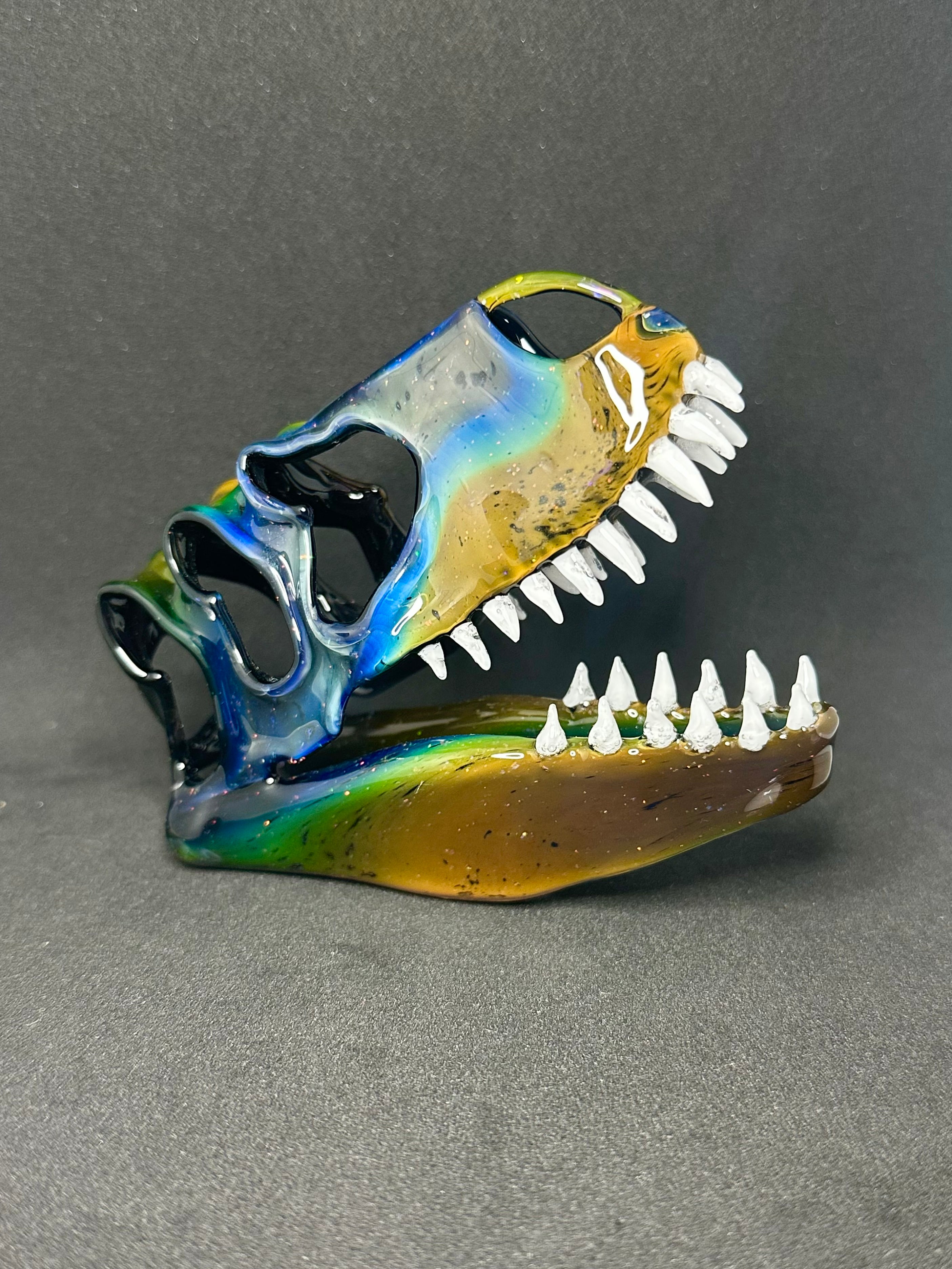 T rex skull Opals, Gold and Silver fume in collab with @buddhaflow_glass ( case include )