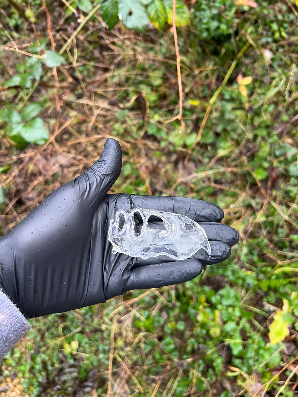 Terror bird UV blue skull pendy